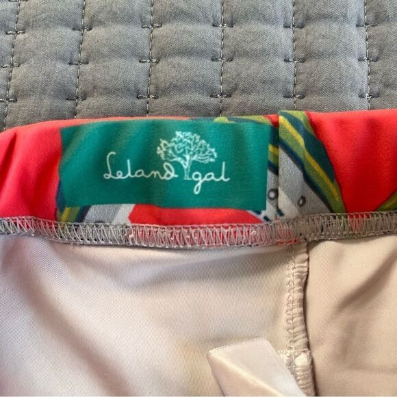 Leland Gal Grapefruit Tug Lattice Hand Painted Textiles, Girls XS Leggings - Picture 3 of 11